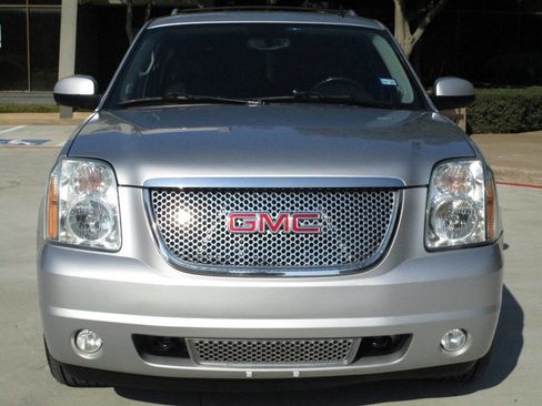 Used 2014 GMC Yukon Denali image 4