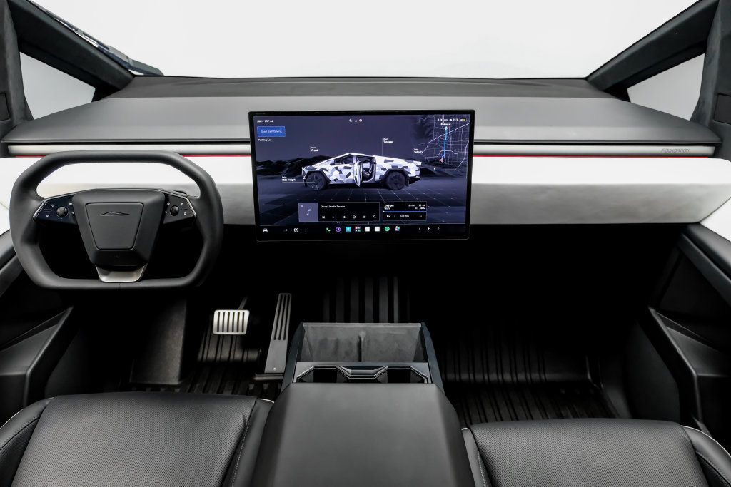 Used 2024 Tesla Cybertruck AWD Crew Cab image 15