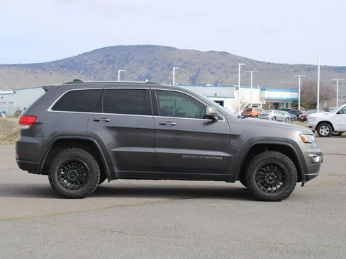 Used 2017 Jeep Grand Cherokee Laredo w/ Quick Order Package 23E image 6