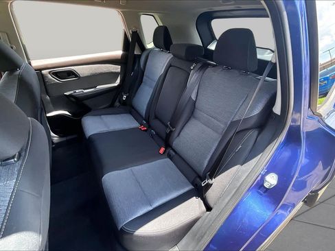 Used 2022 Nissan Rogue S FWD image 18