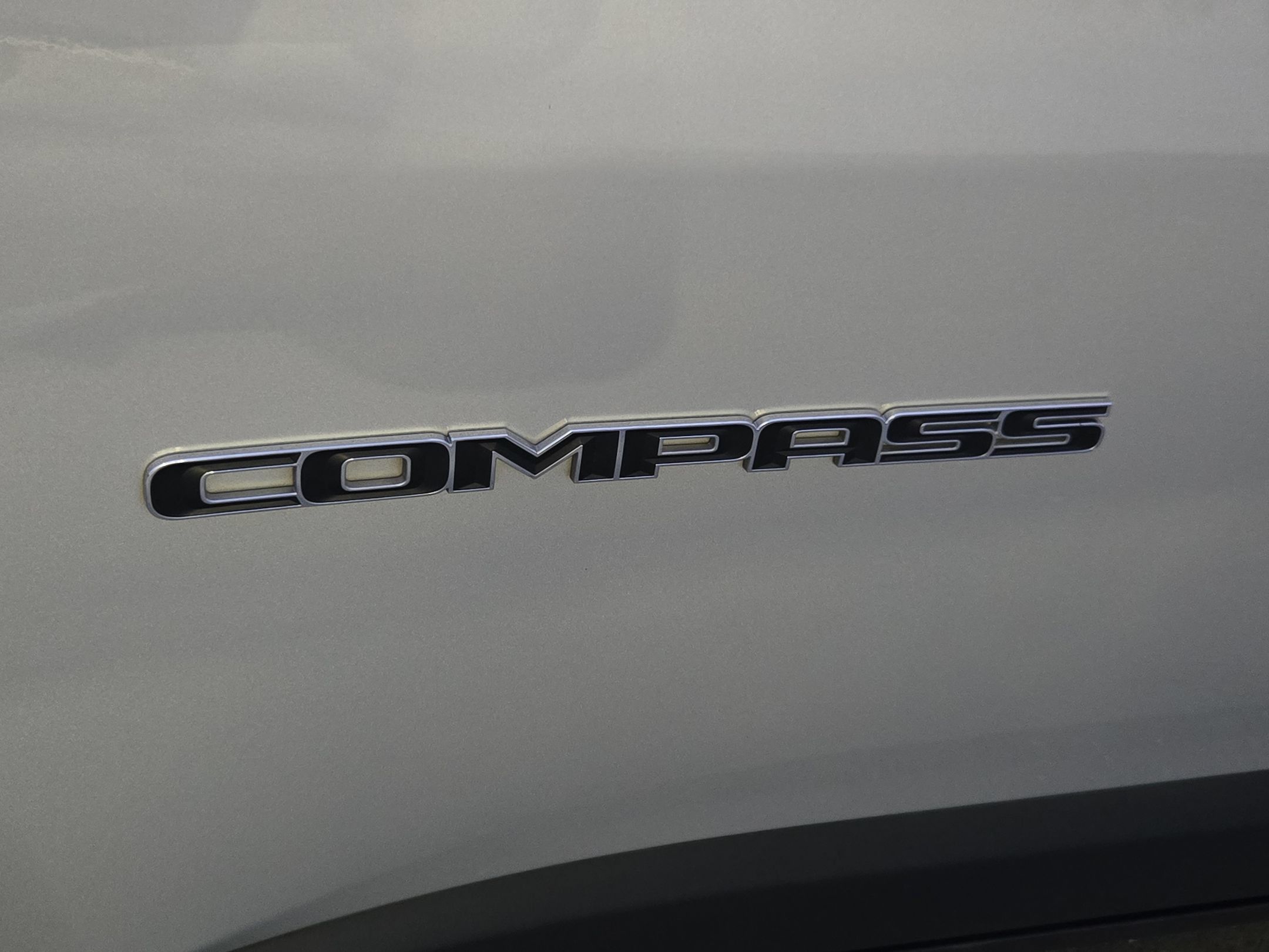 Used 2025 Jeep Compass Limited AWD/4WD image 35