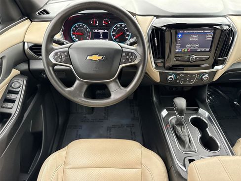 Used 2023 Chevrolet Traverse LS image 22