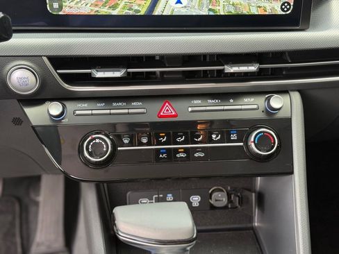 Used 2026 Hyundai Sonata SE FWD image 18