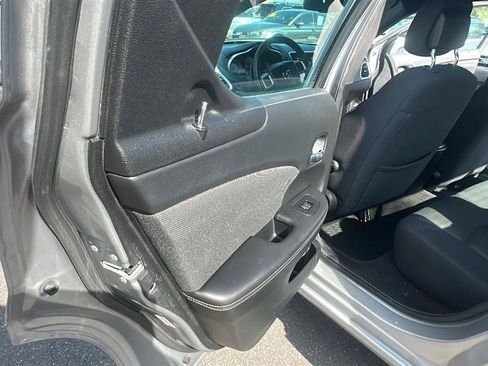 Used 2013 Dodge Avenger SXT FWD image 26
