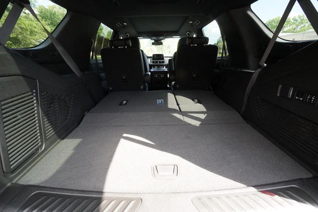Used 2023 GMC Yukon SLT w/ SLT Premium Package AWD/4WD image 26