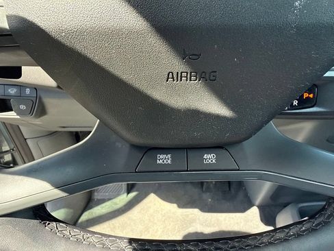 Used 2024 Kia EV9 Wind AWD/4WD image 13