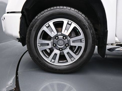 Used 2018 Toyota Tundra Platinum AWD/4WD image 29