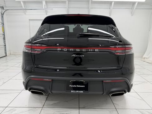 Certified 2023 Porsche Macan image 13