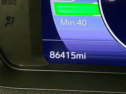 Used 2022 Chevrolet Bolt EUV LT FWD image 13