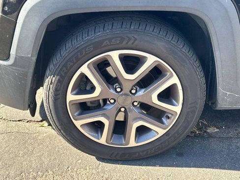 Used 2016 Jeep Renegade Latitude w/ Popular Equipment Group image 6