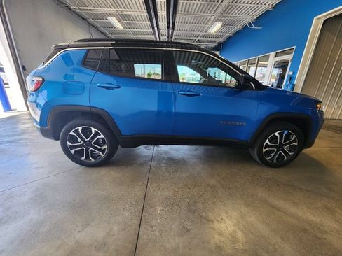 Used 2023 Jeep Compass Limited AWD/4WD image 5