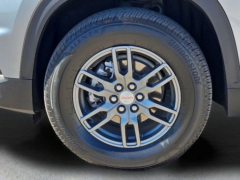 Used 2025 GMC Acadia Elevation image 11