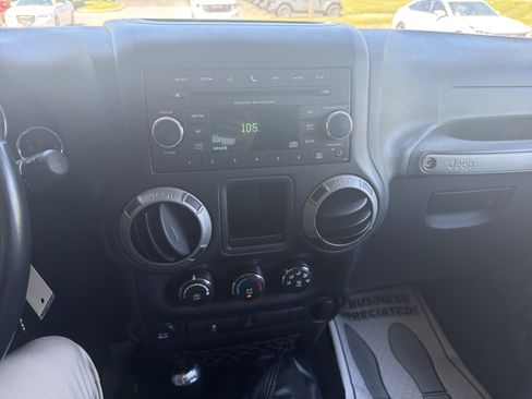 Used 2016 Jeep Wrangler Unlimited Sport w/ Connectivity Group AWD/4WD image 24