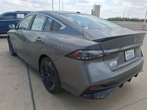 New 2026 Nissan Sentra SR w/ SR Premium Package FWD image 5