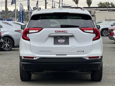 Used 2024 GMC Terrain AT4 image 7