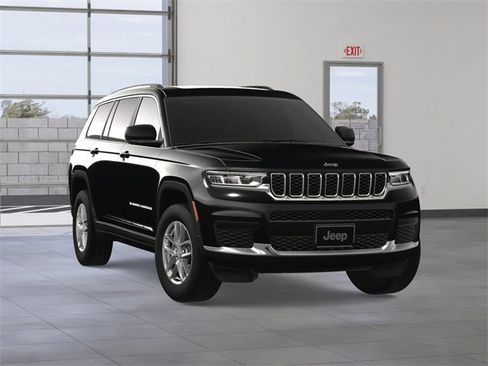 New 2024 Jeep Grand Cherokee L Laredo image 8