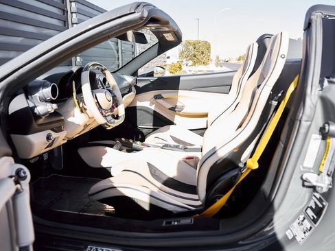 Used 2022 Ferrari F8 Tributo image 35