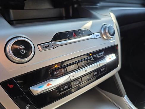 Used 2022 Ford Explorer XLT w/ Equipment Group 202A image 31