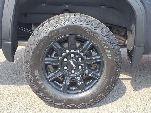 Used 2024 GMC Sierra 1500 AT4 w/ Technology Package AWD/4WD image 7