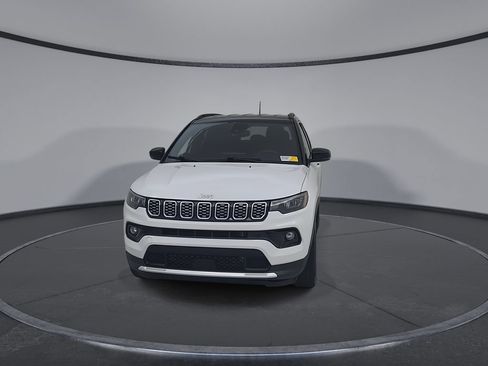 Used 2025 Jeep Compass Limited AWD/4WD image 5