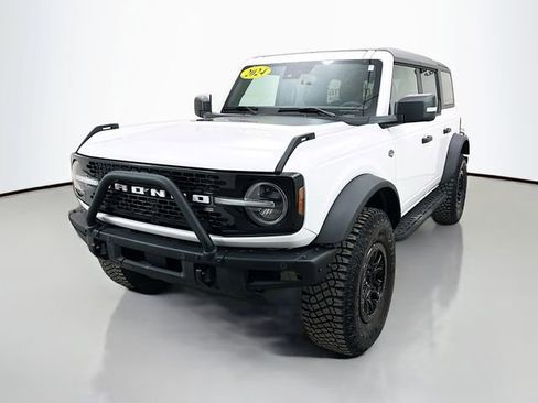 Used 2024 Ford Bronco Wildtrak image 3