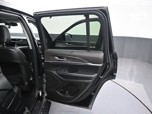 Used 2023 Jeep Grand Cherokee Limited w/ Luxury Tech Group II AWD/4WD image 36