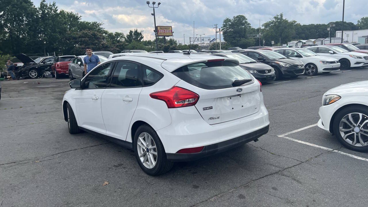 Used 2017 Ford Focus SE FWD image 9