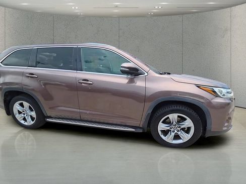 Used 2019 Toyota Highlander Limited FWD image 38