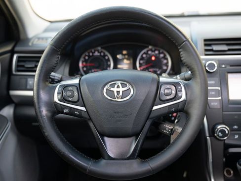 Used 2016 Toyota Camry SE w/ Moonroof Package FWD image 30