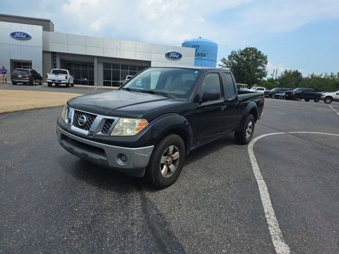 Used 2010 Nissan Frontier SE w/ SE Value Truck Pkg RWD image 7