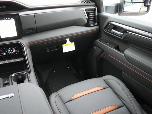 New 2026 GMC Sierra 2500 AT4 image 7