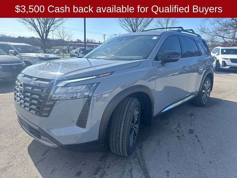 New 2026 Nissan Pathfinder Platinum image 3