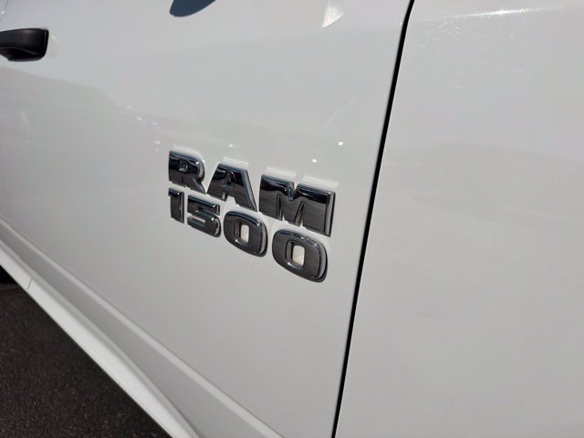 Used 2017 RAM 1500 Express AWD/4WD image 5