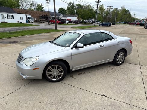 Used 2009 Chrysler Sebring Limited FWD image 19