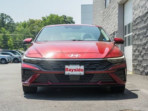 Used 2024 Hyundai Elantra Limited FWD image 3