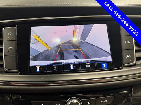 Used 2022 Buick Enclave Essence image 17