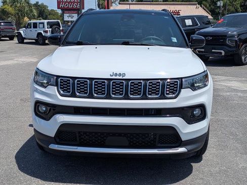Used 2025 Jeep Compass Trailhawk AWD/4WD image 9