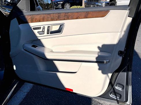 Used 2014 Mercedes-Benz E 350 Sedan image 22