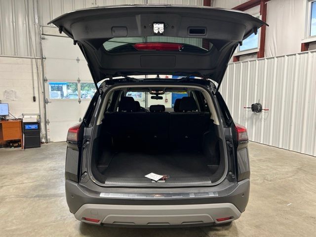Used 2023 Nissan Rogue SV AWD/4WD image 19