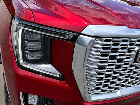 Used 2022 GMC Yukon XL Denali AWD/4WD image 29