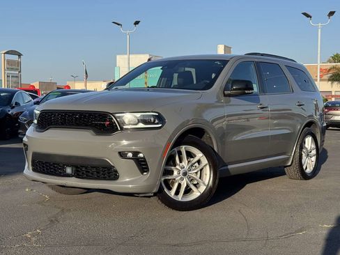 Used 2023 Dodge Durango GT image 2