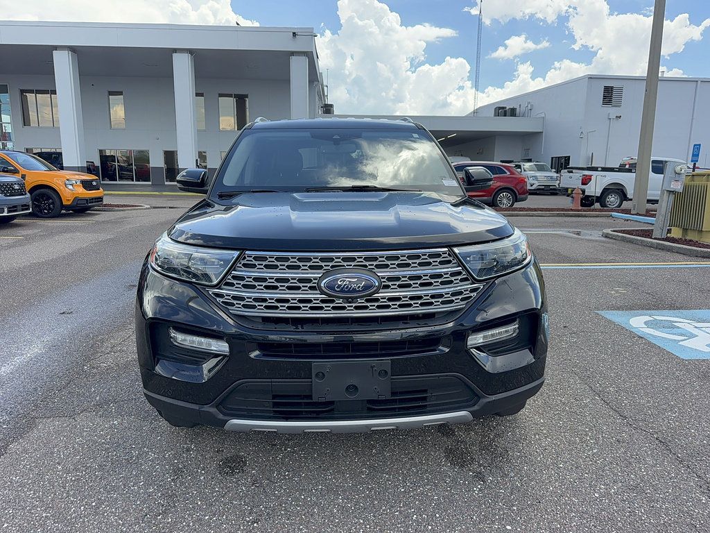 Used 2021 Ford Explorer Limited w/ Equipment Group 301A AWD/4WD image 3