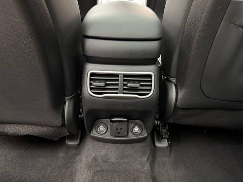 Used 2023 Hyundai Santa Fe Limited AWD/4WD image 12