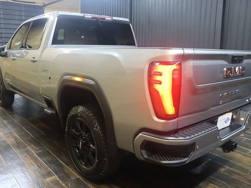 Used 2025 GMC Sierra 2500 AT4 image 3