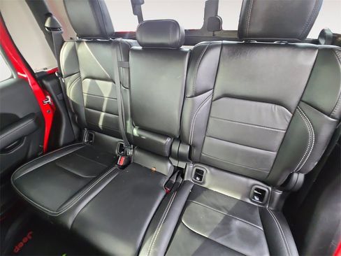 Used 2020 Jeep Gladiator Overland image 13