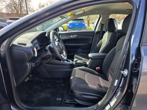 Used 2019 Kia Forte LXS FWD image 16