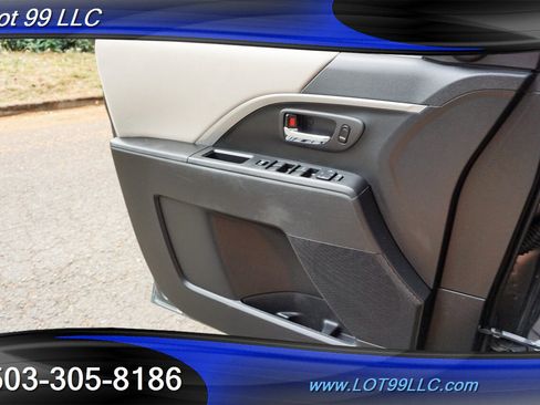 Used 2012 MAZDA MAZDA5 Touring image 27