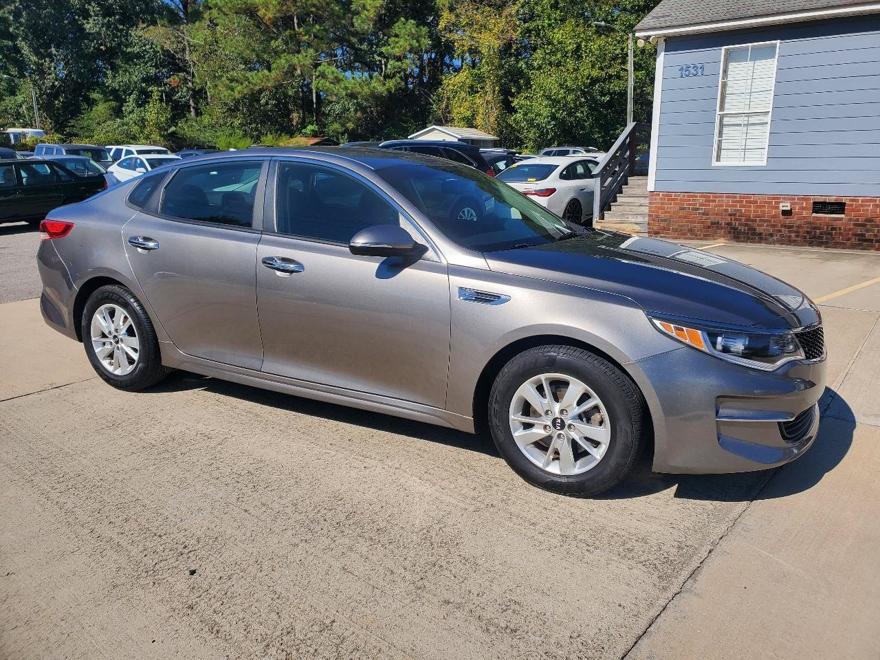 Used 2016 Kia Optima LX w/ LX Convenience Package FWD image 3