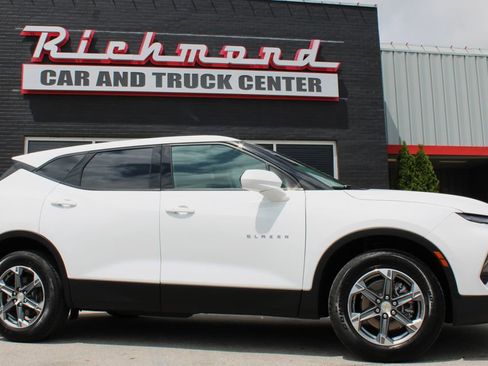 Used 2025 Chevrolet Blazer LT FWD image 6