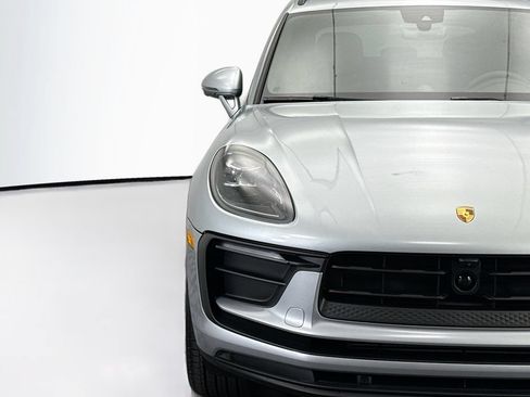 Used 2026 Porsche Macan AWD/4WD image 12
